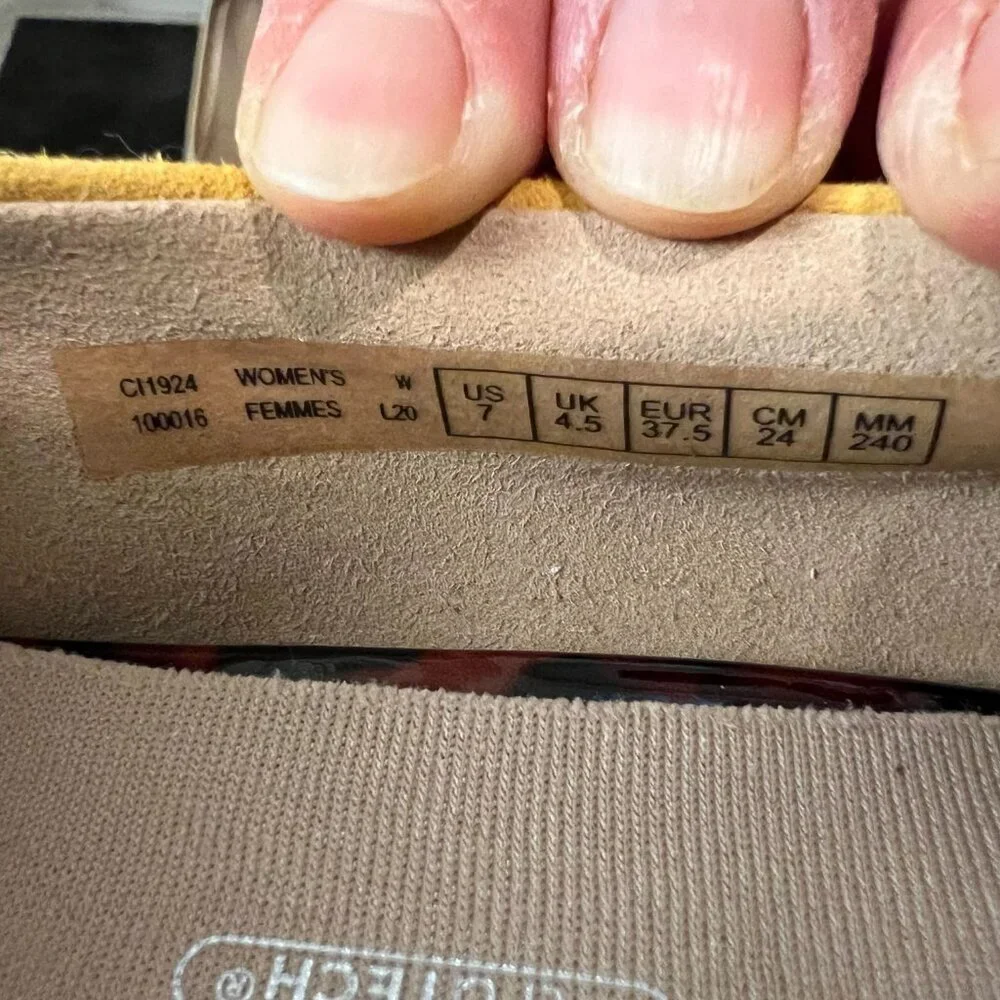 NWOB Rockport Total Motion Sheehan Heel - Yellow Suede Size 7W - Picture 5 of 5